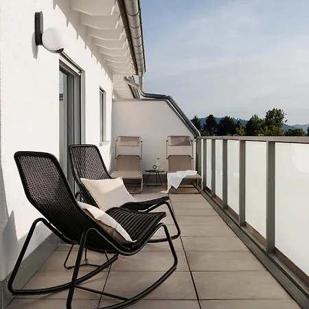 Matt ' Penthouse Mit Dachterrasse & Weinbergblick * Offenburg